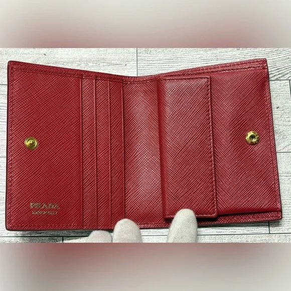 💯 Authentic PRADA Saffiano Red Compact Wallet with Box $795 - Picture 8 of 15